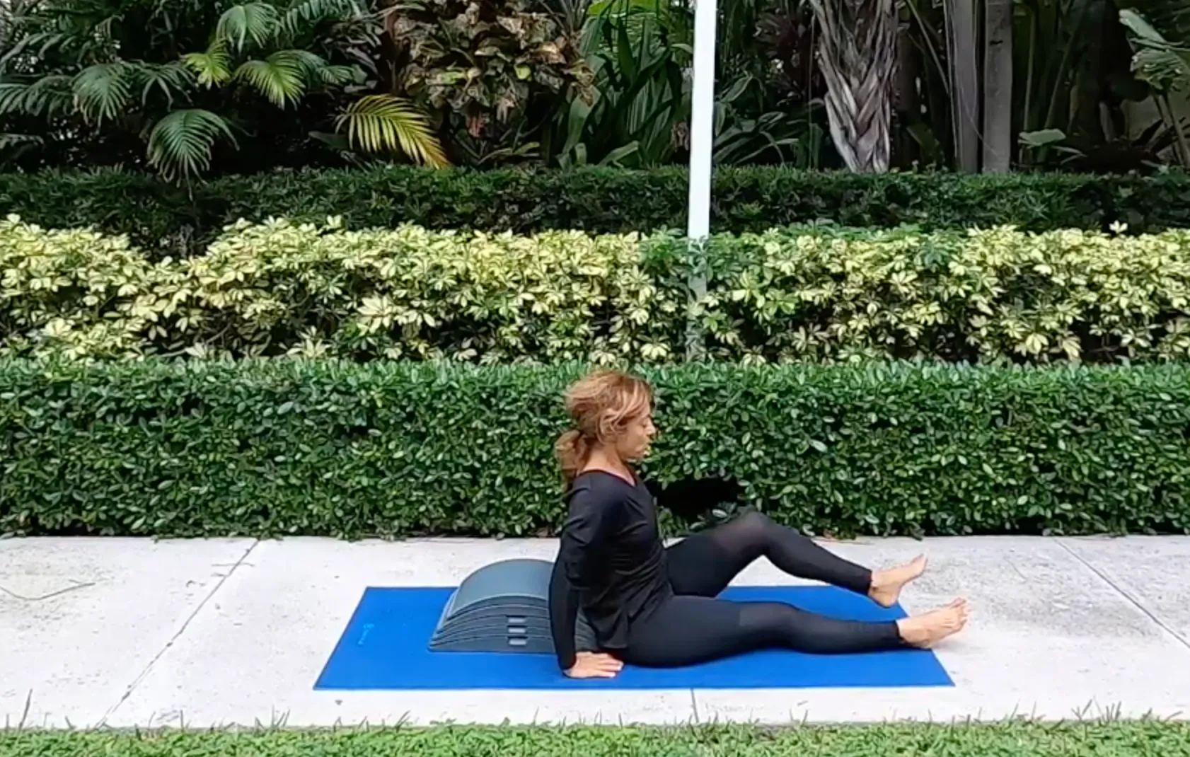 Video: Yoga IV by Sabrina Marr